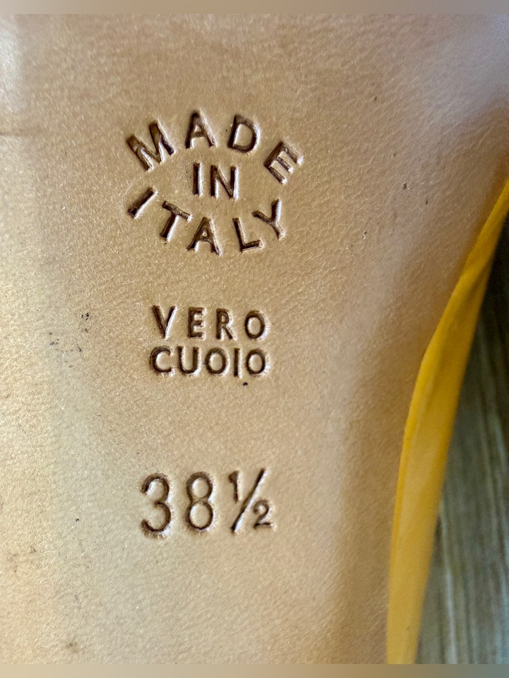 Pollini Mustard Patent Leather Slingback Pumps Size 38.5 Made in Italy - Picture 8 of 10